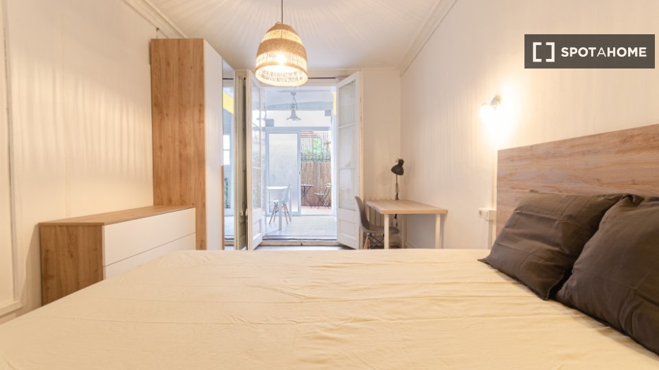 Double room Barcelona, 7 beds, 150m² — photo 14