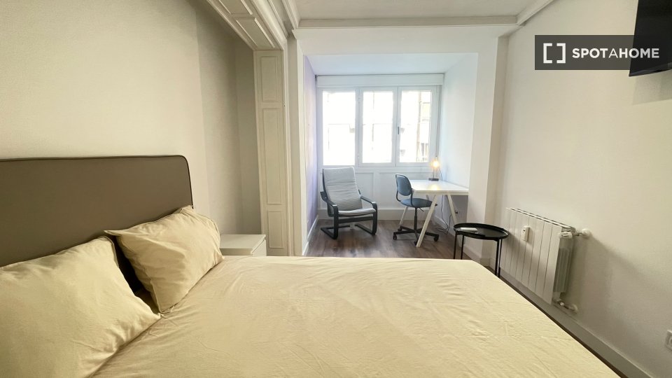 Double room Madrid, 6 beds — photo 5