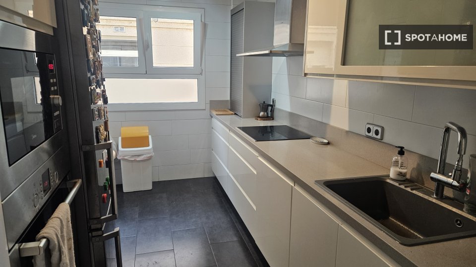 Double room Barcelona, 1 bed, 100m² — photo 12