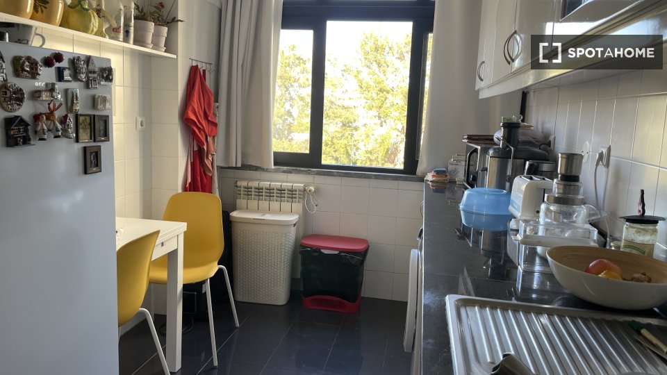 Double room Lisbon, 2 beds — photo 10