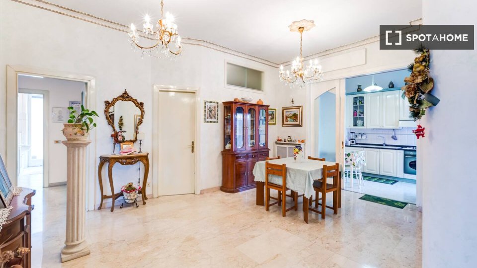 Double room Rome, 2 beds, 180m² — photo 12