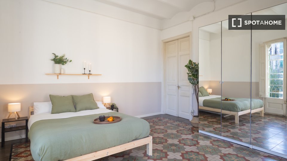 Double room Barcelona, 5 beds, 120m² — photo 4