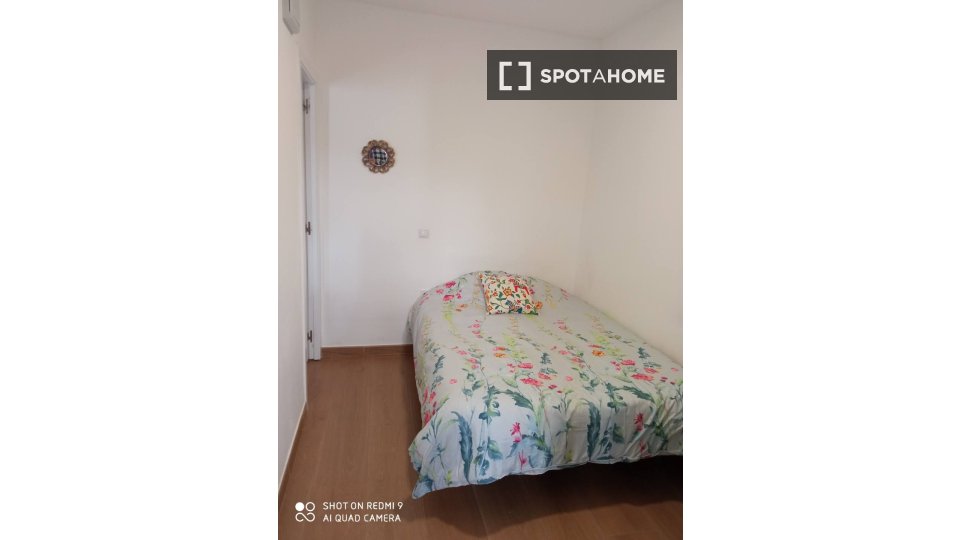 Double room Madrid, 5 beds, 120m² — photo 1