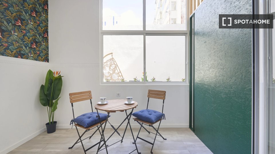 Double room Lisbon, 5 beds — photo 14