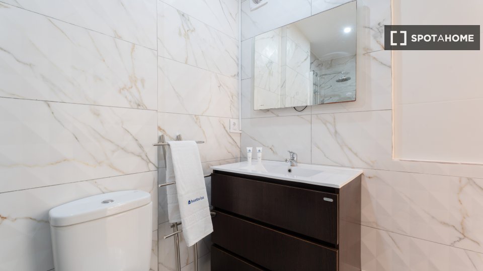 Double room Porto, 5 beds — photo 8