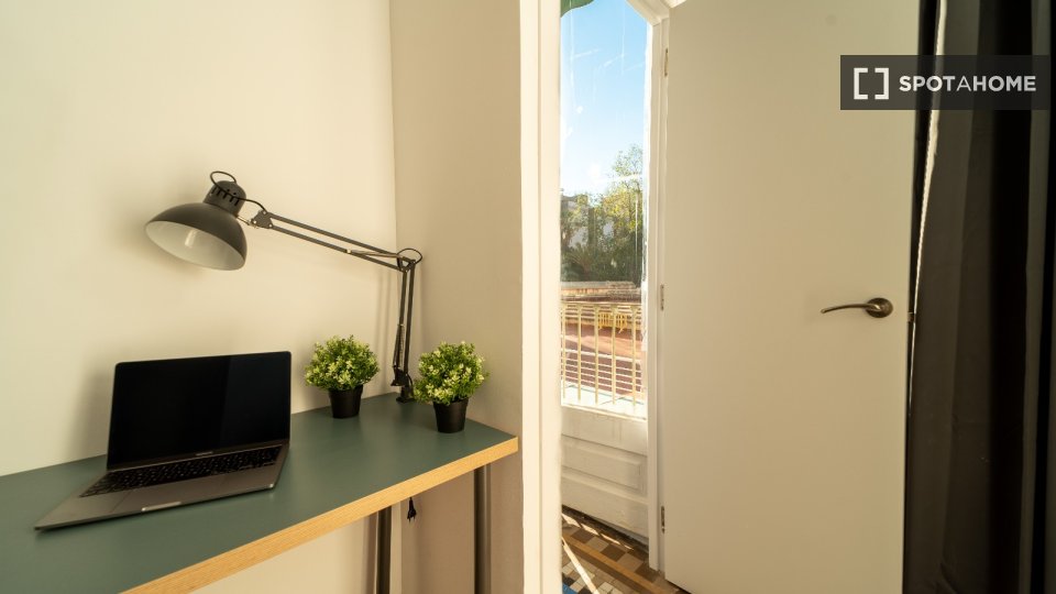 Double room Barcelona, 10 beds, 180m² — photo 14