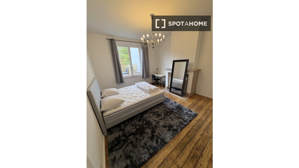 Double room Brussels, 5 beds, 360m² — photo 12