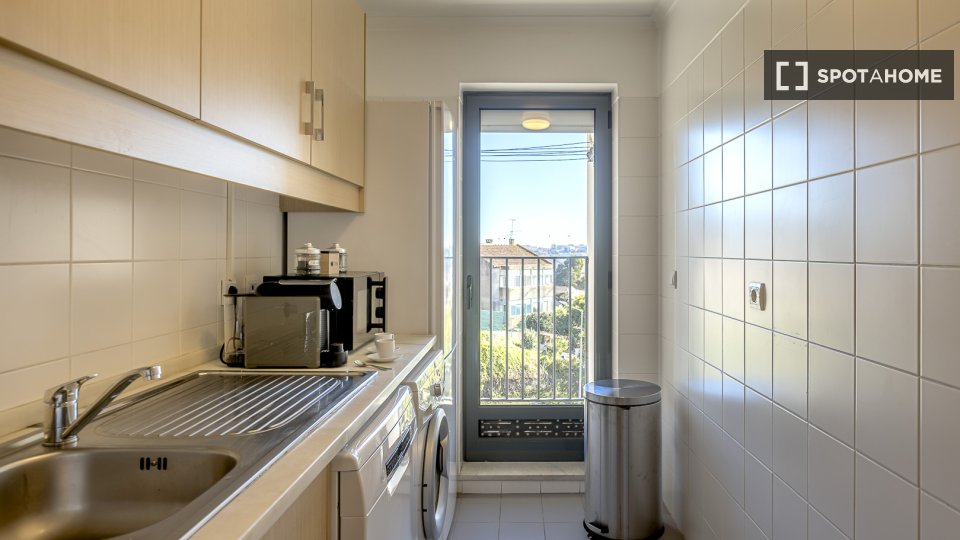 Apartment Lisbon, 3 beds — photo 18
