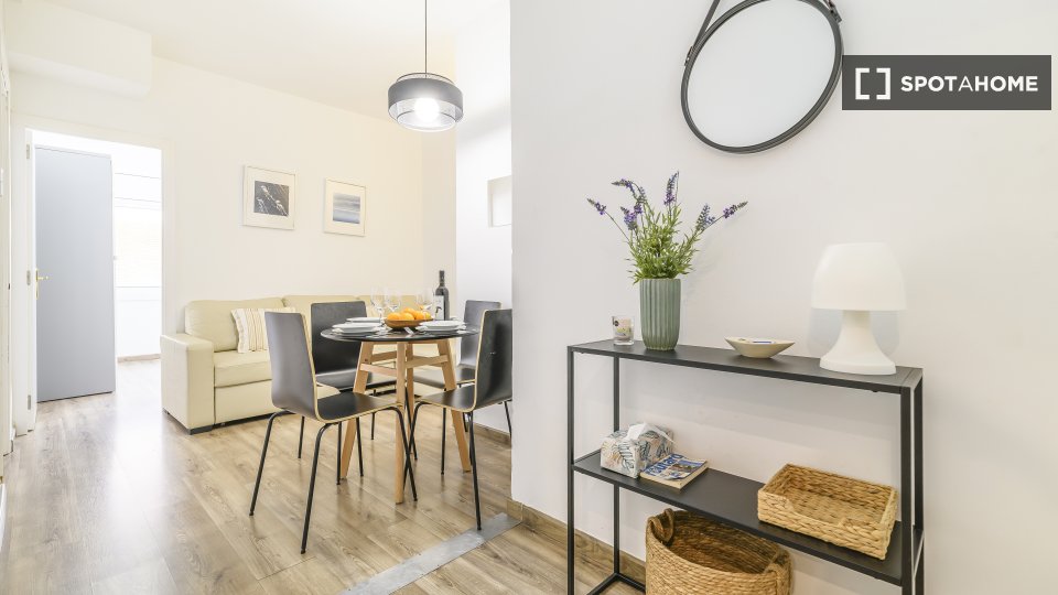 Apartment Barcelona, 4 beds, 55m² — photo 14