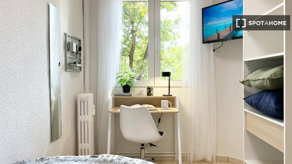 Double room Madrid, 4 beds — photo 9