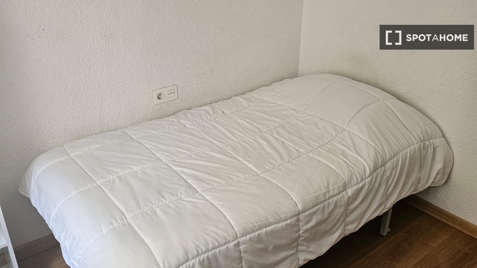 Double room Granada, 4 beds — photo 12