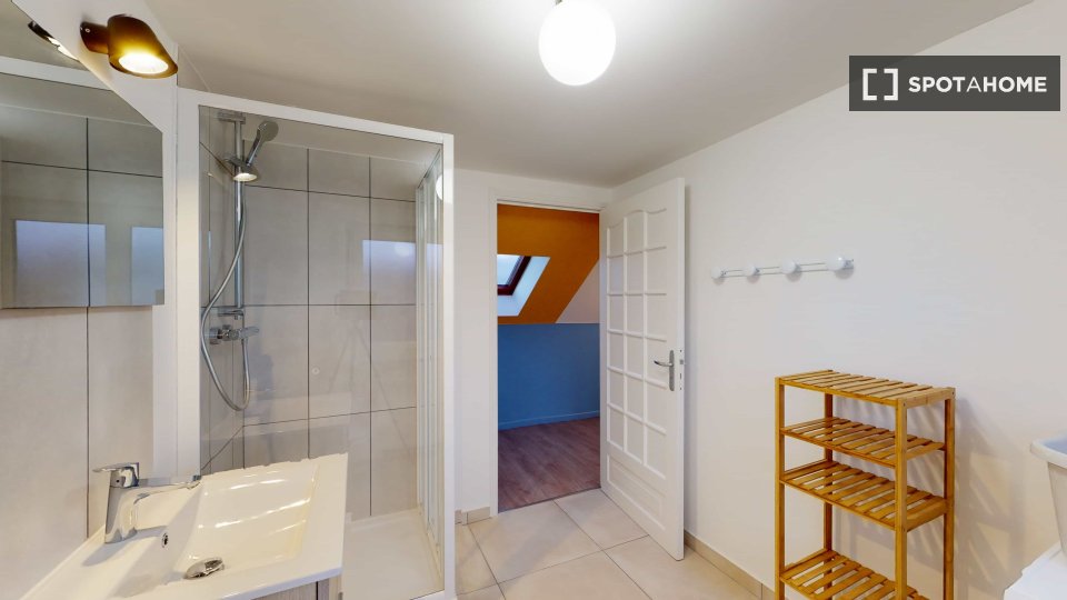 Double room Lille, 18 beds — photo 5