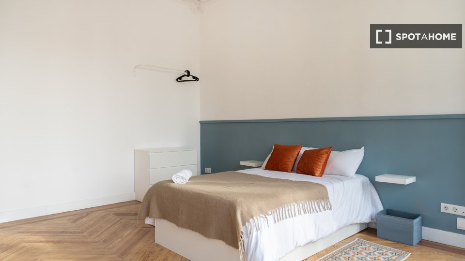 Double room Madrid, 9 beds — photo 17