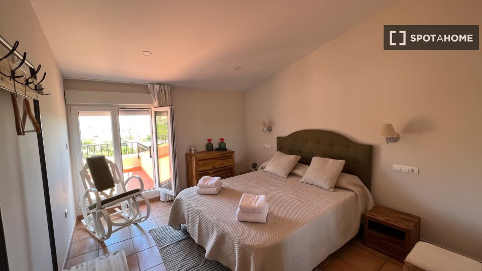 Apartment Valencia, 3 beds, 130m² — photo 14