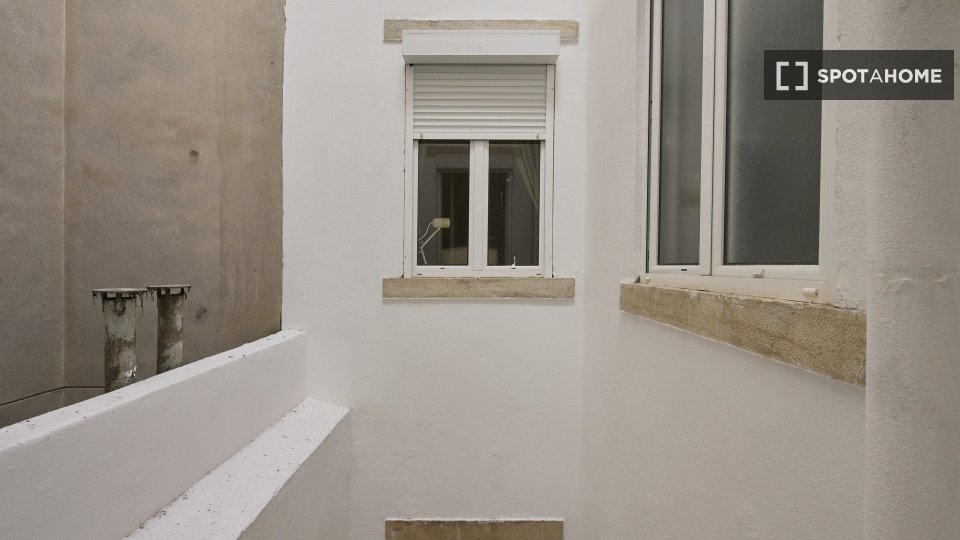 Double room Lisbon, 6 beds — photo 14