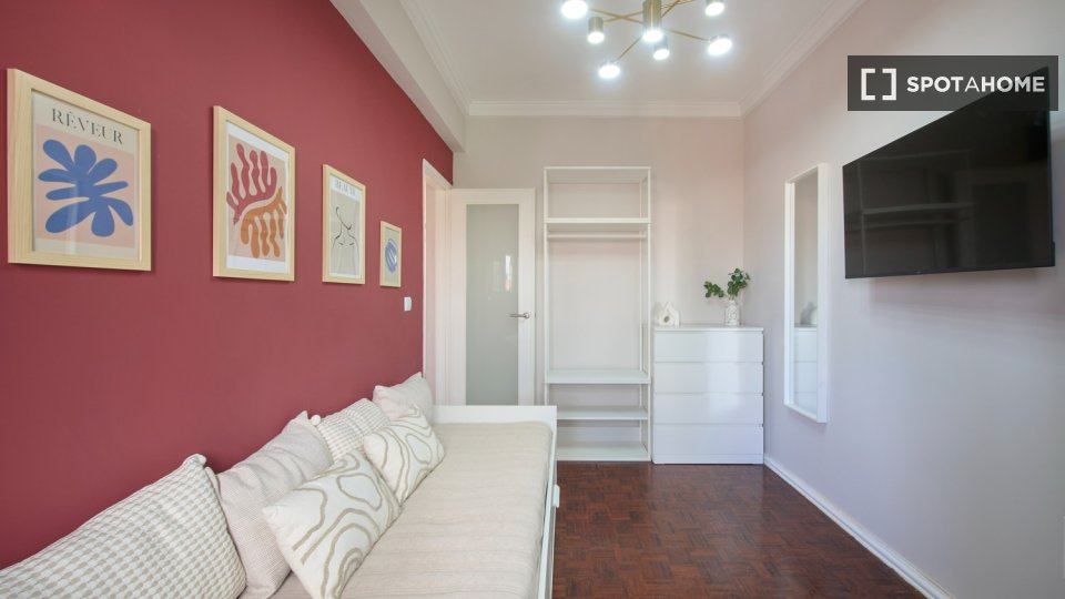 Double room Lisbon, 4 beds — photo 25