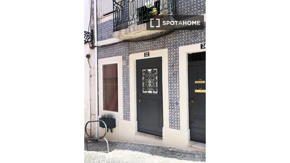 Apartment mono Lisbon, 60m² — photo 9