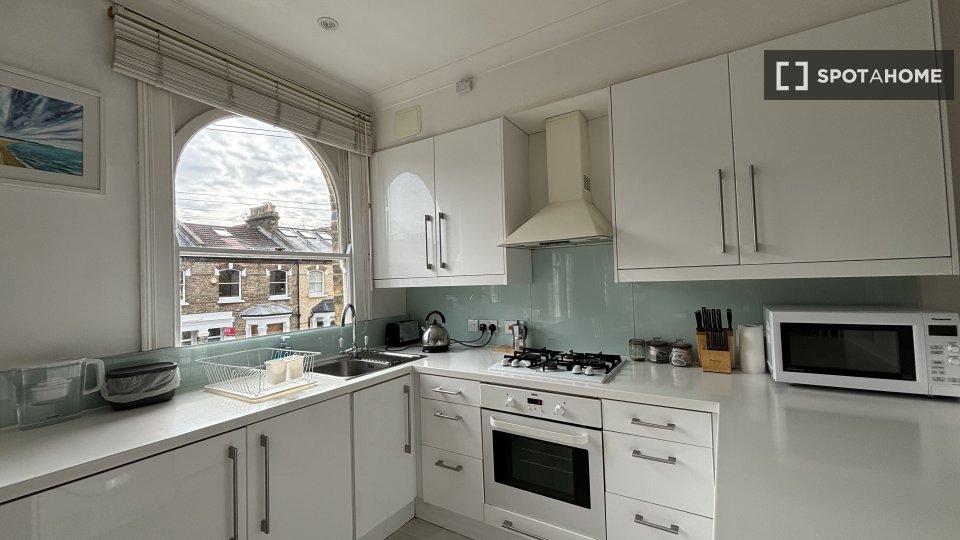Apartment London, 2 beds — photo 13