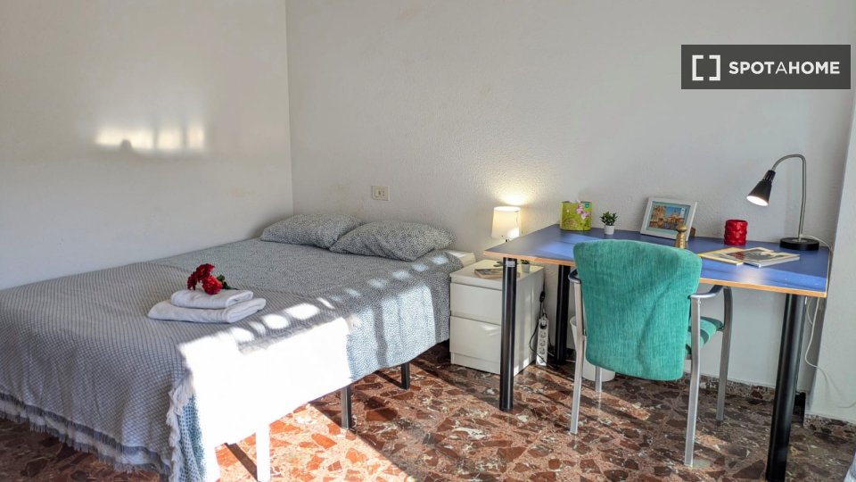 Double room Valencia, 7 beds, 152m² — photo 40