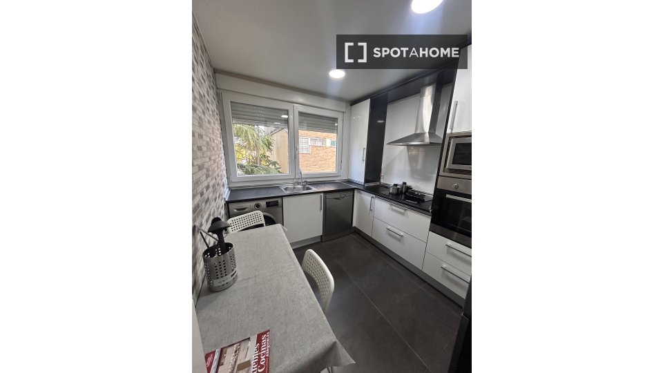 Double room Madrid, 5 beds, 85m² — photo 19