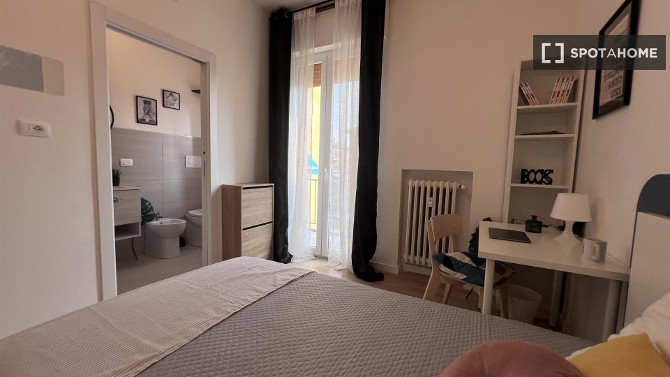 Double room Bologna, 3 beds — photo 5