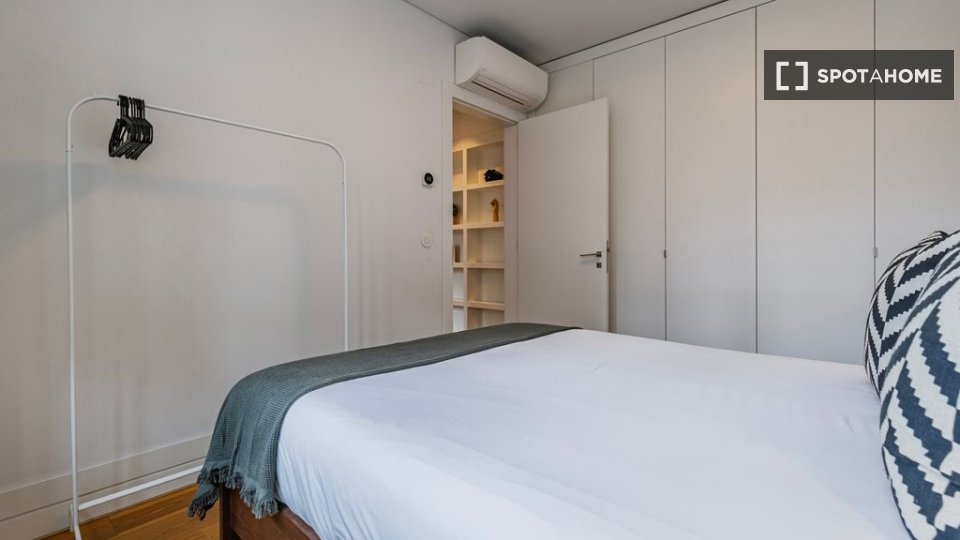 Apartment Lisbon, 1 bed — photo 17