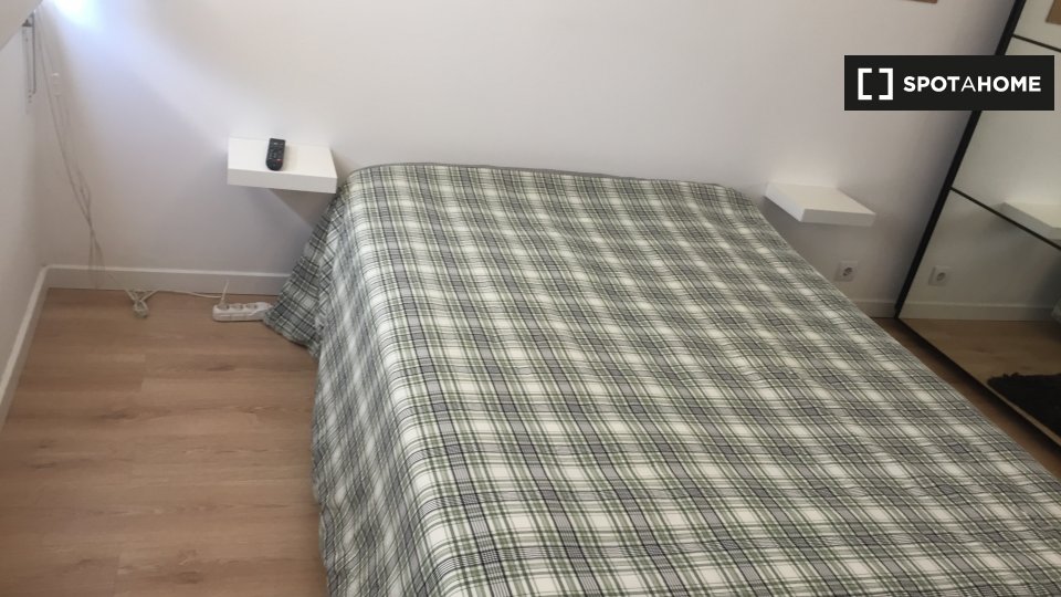 Double room Lisbon, 4 beds, 85m² — photo 4
