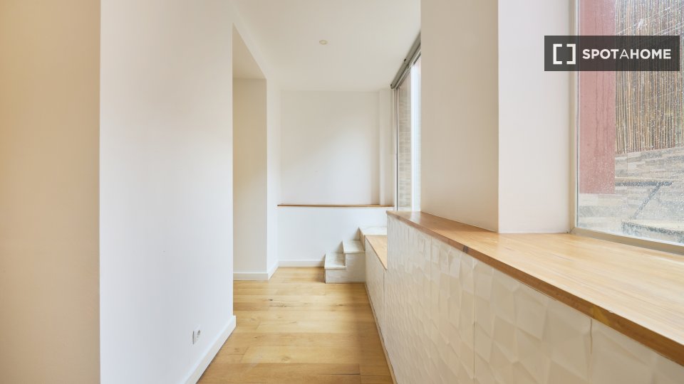 Apartment Lisbon, 2 beds, 65m² — photo 7
