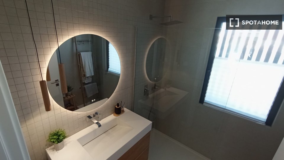 Double room Lisbon, 4 beds — photo 13