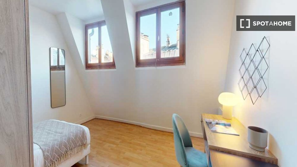 Double room Paris, 5 beds, 120m² — photo 8
