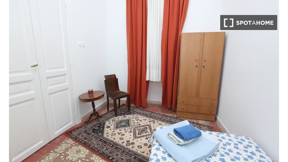 Double room Athens, 8 beds — photo 2