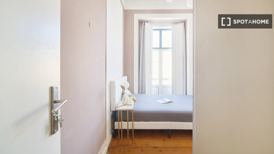 Double room Lisbon, 9 beds — photo 11