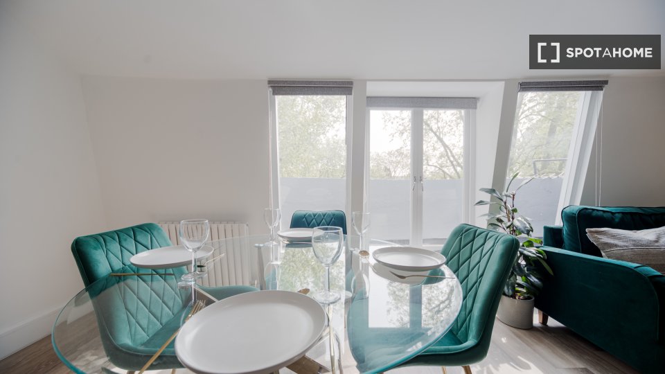 Apartment London, 2 beds, 60m² — photo 48