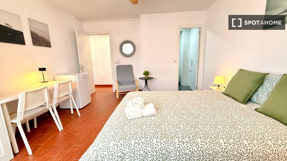 Double room Madrid, 4 beds — photo 2