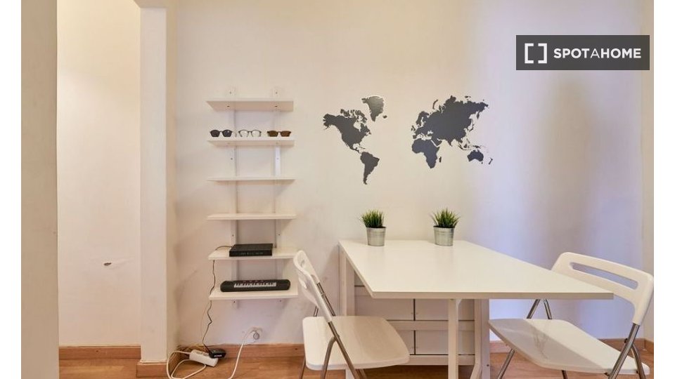Double room Lisbon, 2 beds — photo 8