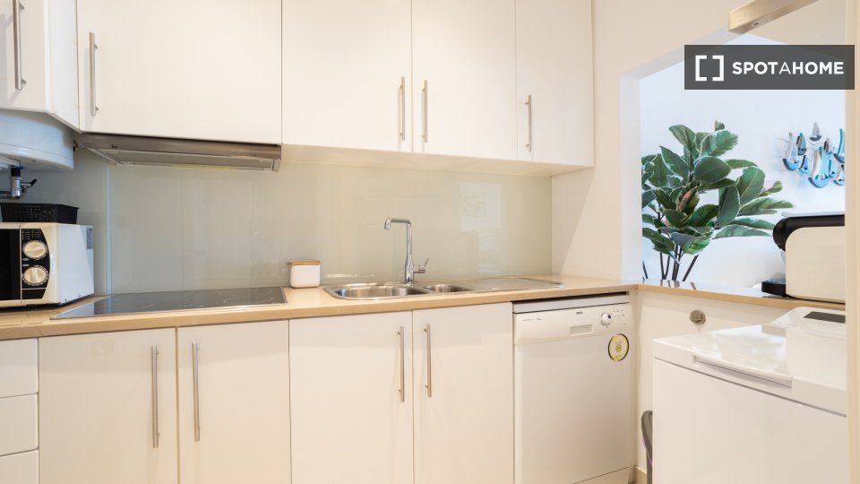 Apartment Lisbon, 1 bed, 70m² — photo 1