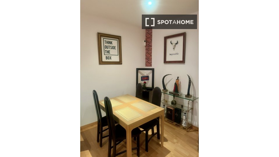 Double room Barcelona, 1 bed, 65m² — photo 6