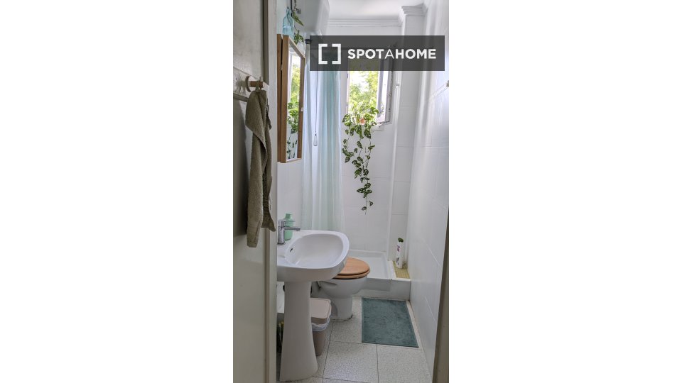 Double room Valencia, 2 beds, 72m² — photo 25