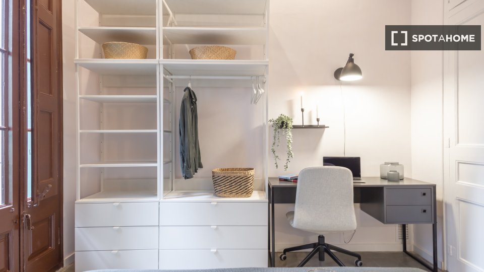 Double room Barcelona, 16 beds, 380m² — photo 17