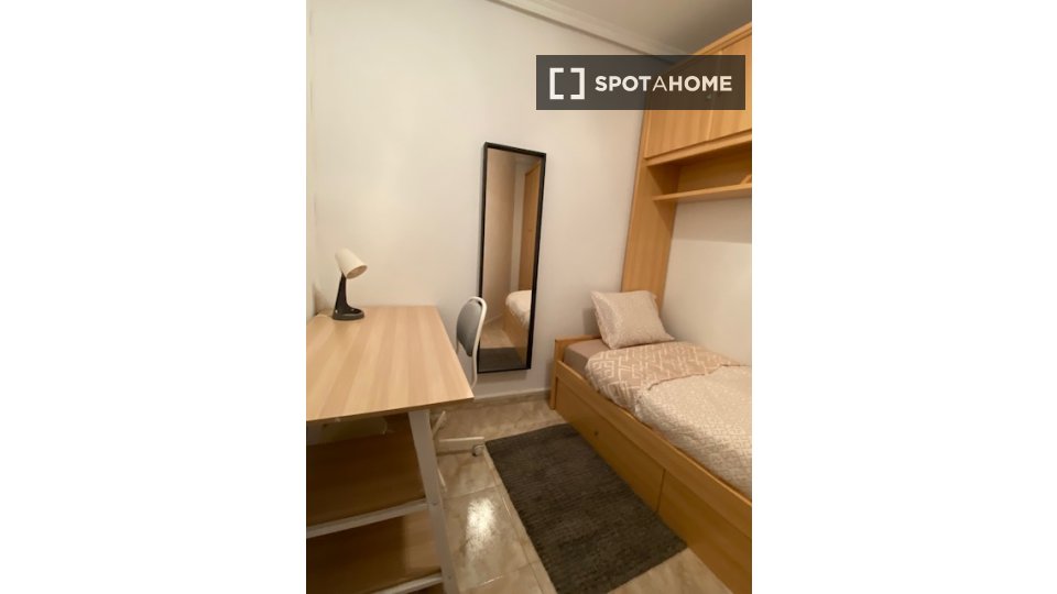 Double room Madrid, 6 beds — photo 6
