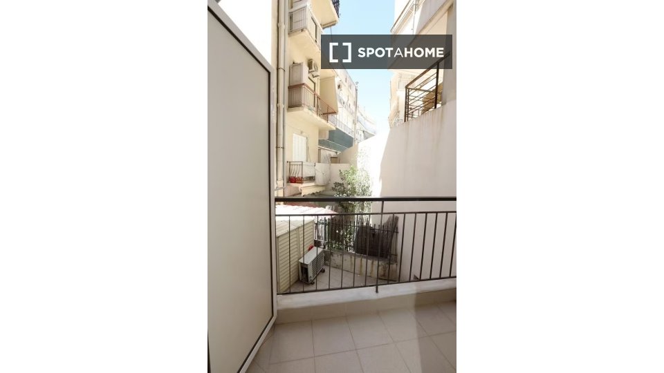 Double room Athens, 4 beds — photo 5