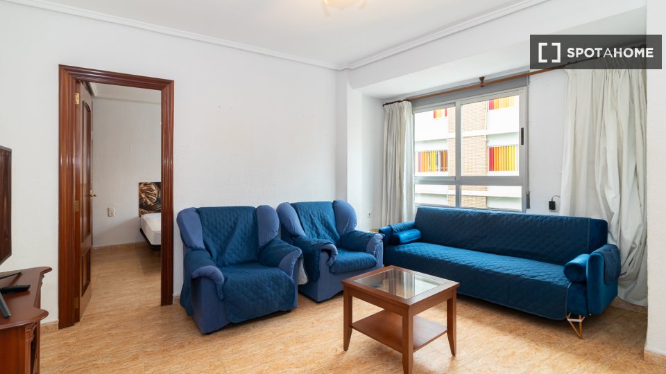 Apartment Valencia, 2 beds, 75m² — photo 11