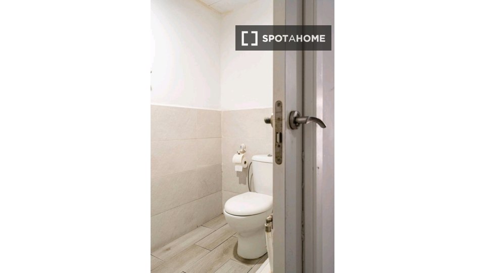 Double room Valencia, 6 beds, 70m² — photo 6