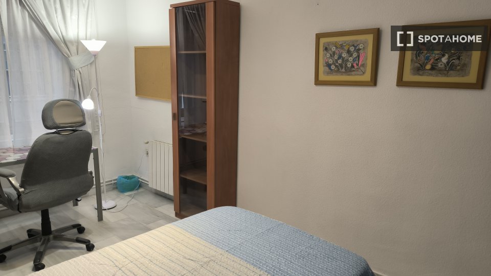 Double room Granada, 3 beds — photo 61