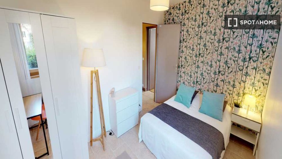 Double room Paris, 5 beds, 100m² — photo 1