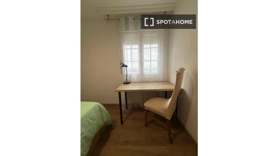 Double room Madrid, 4 beds — photo 12