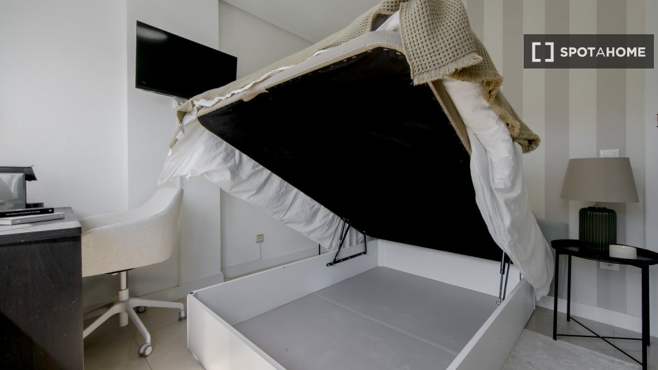 Double room Madrid, 7 beds — photo 5