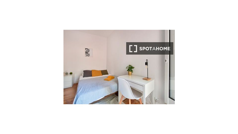 Double room Lisbon, 9 beds — photo 13