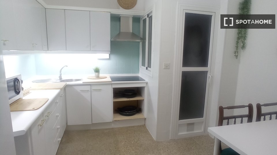 Double room Almeria, 5 beds, 120m² — photo 4