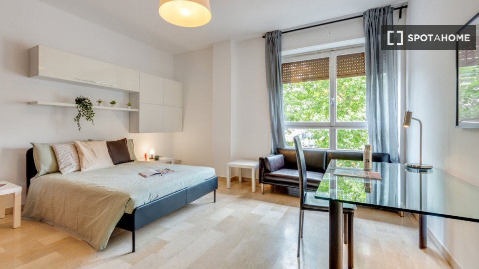 Double room Milan, 3 beds, 100m² — photo 10